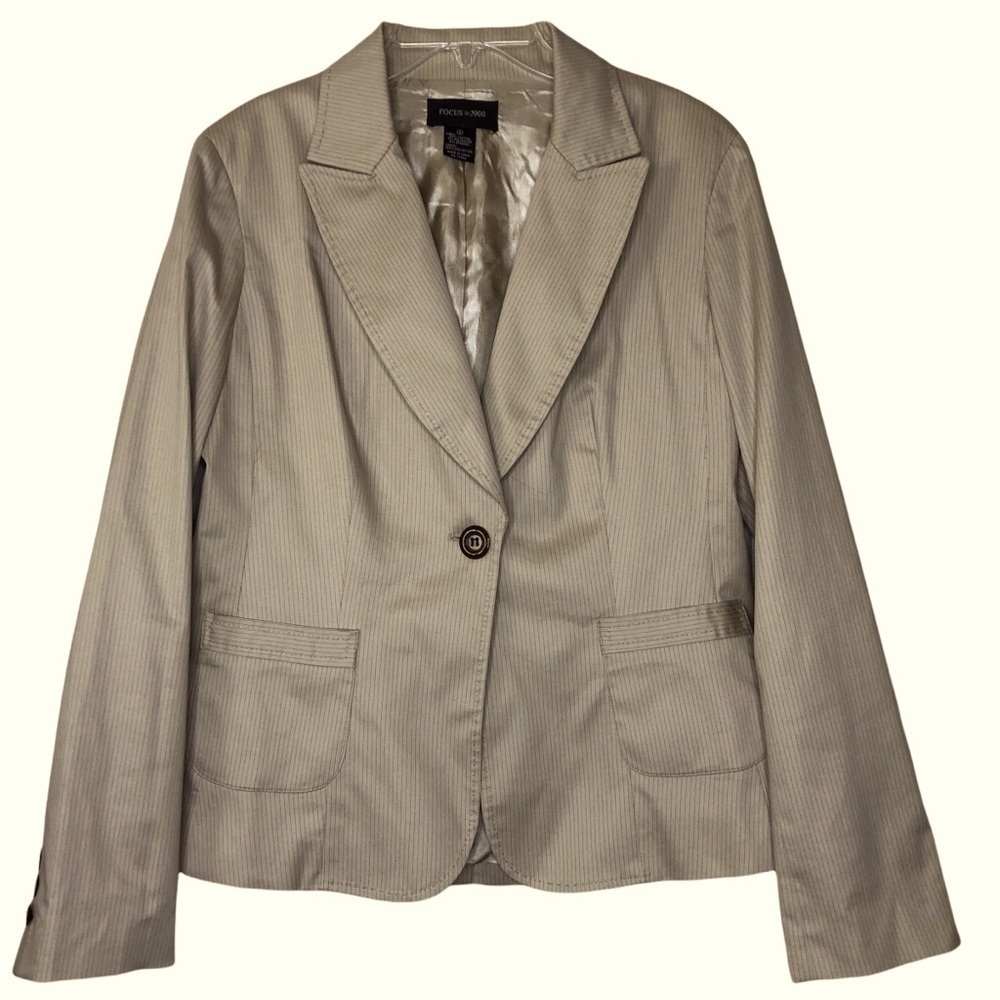 FOCUS 2000 Cream With Tan Pinstripe Cotton Blend Button Front Blazer - Size 8